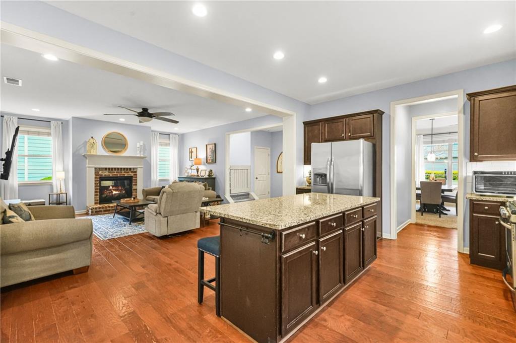 192 S Village Square