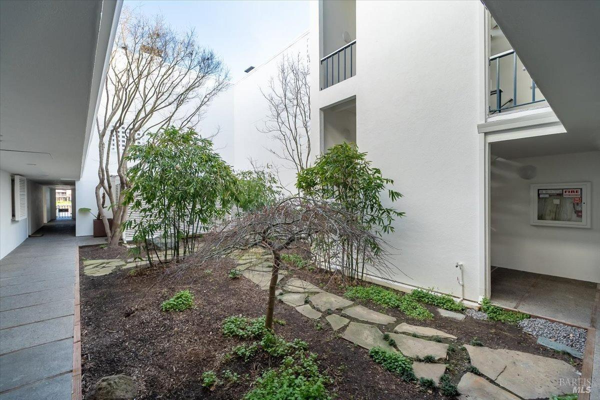 3225 Shelter Bay Ave