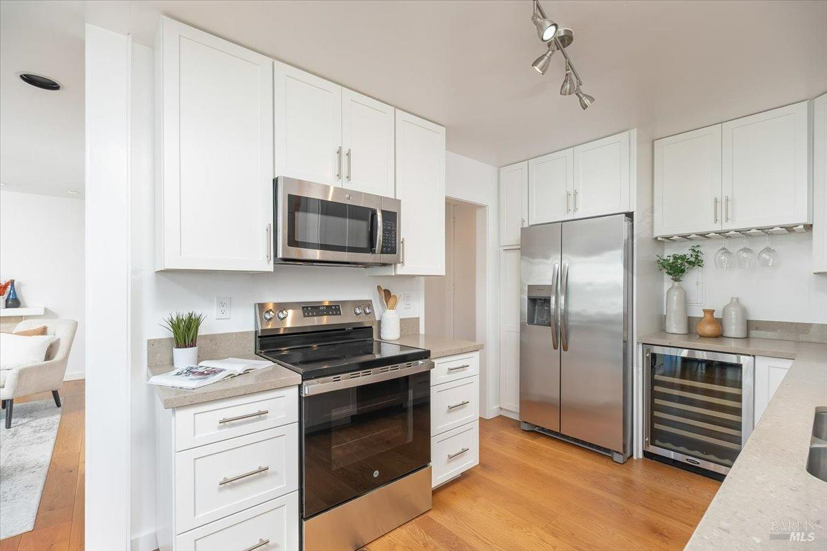 3225 Shelter Bay Ave