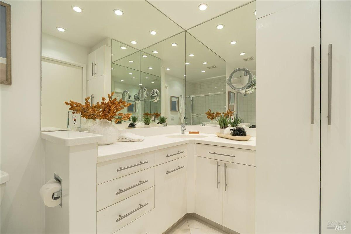 3225 Shelter Bay Ave