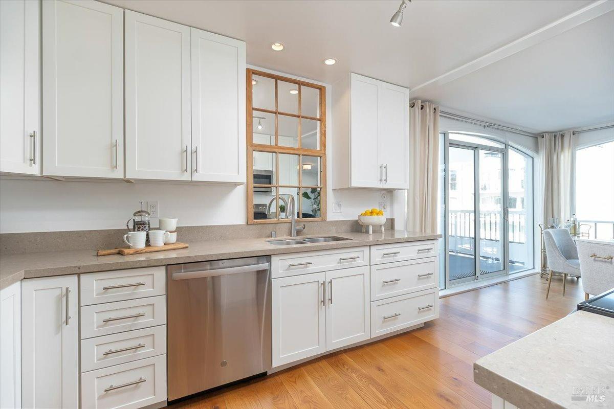 3225 Shelter Bay Ave