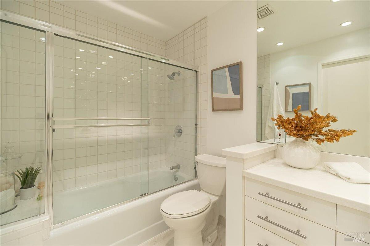 3225 Shelter Bay Ave