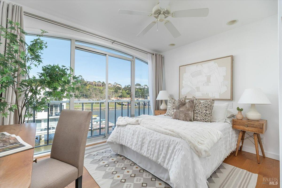 3225 Shelter Bay Ave