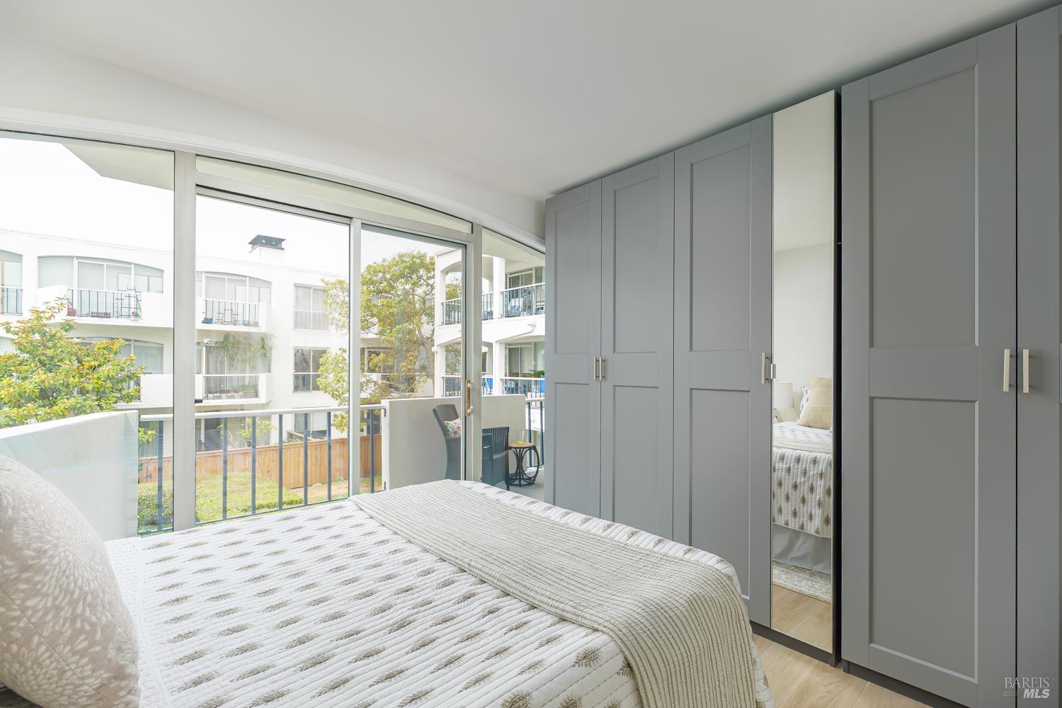 4221 Shelter Bay Ave