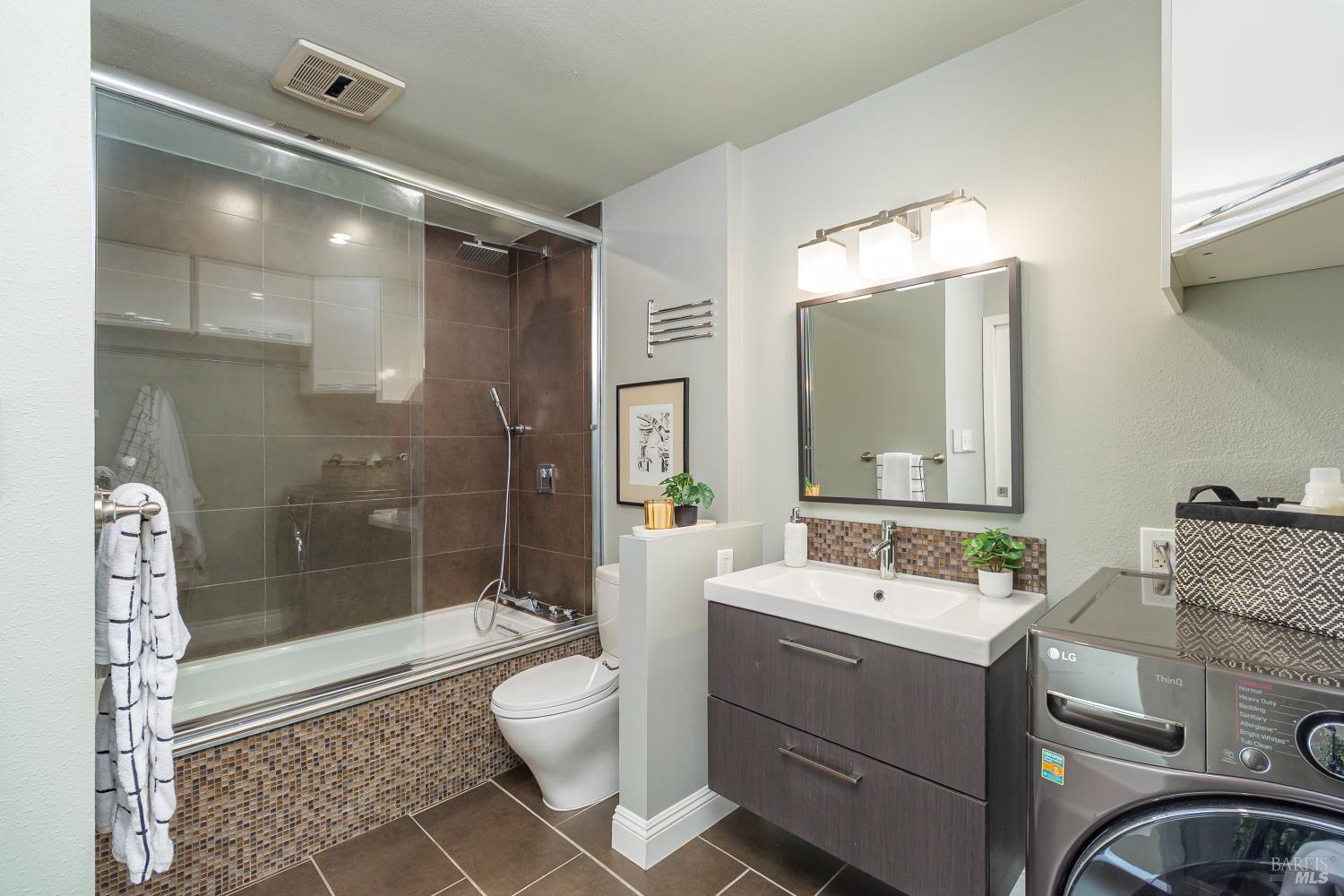 4221 Shelter Bay Ave