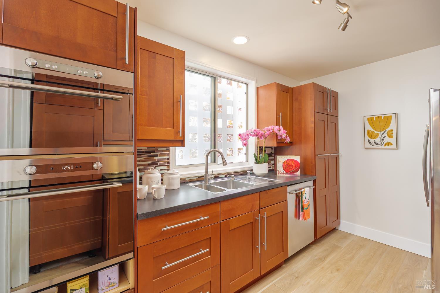 4221 Shelter Bay Ave