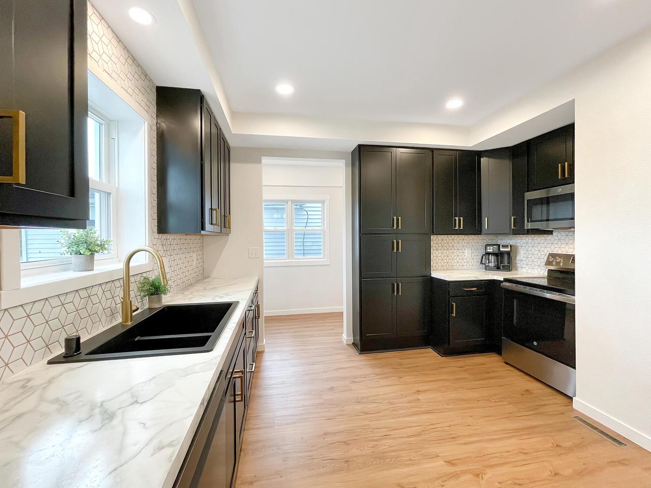 507 South Fond Du Lac AVENUE