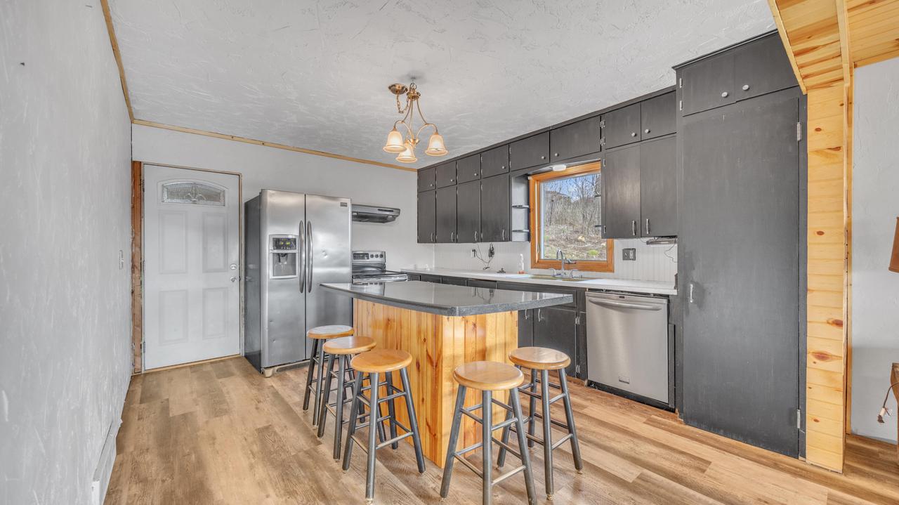 W154 Highland AVENUE