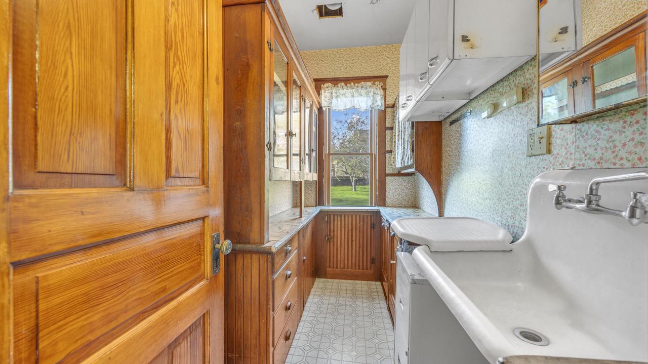 127 North Elm STREET