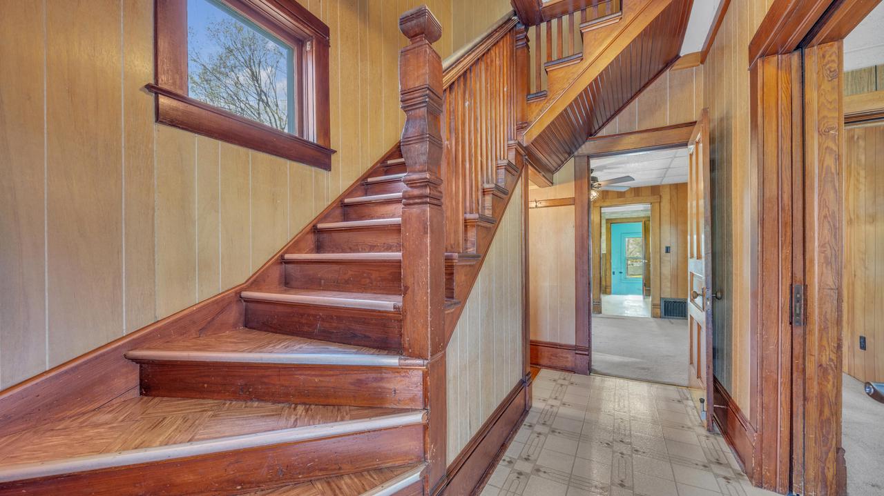 127 North Elm STREET