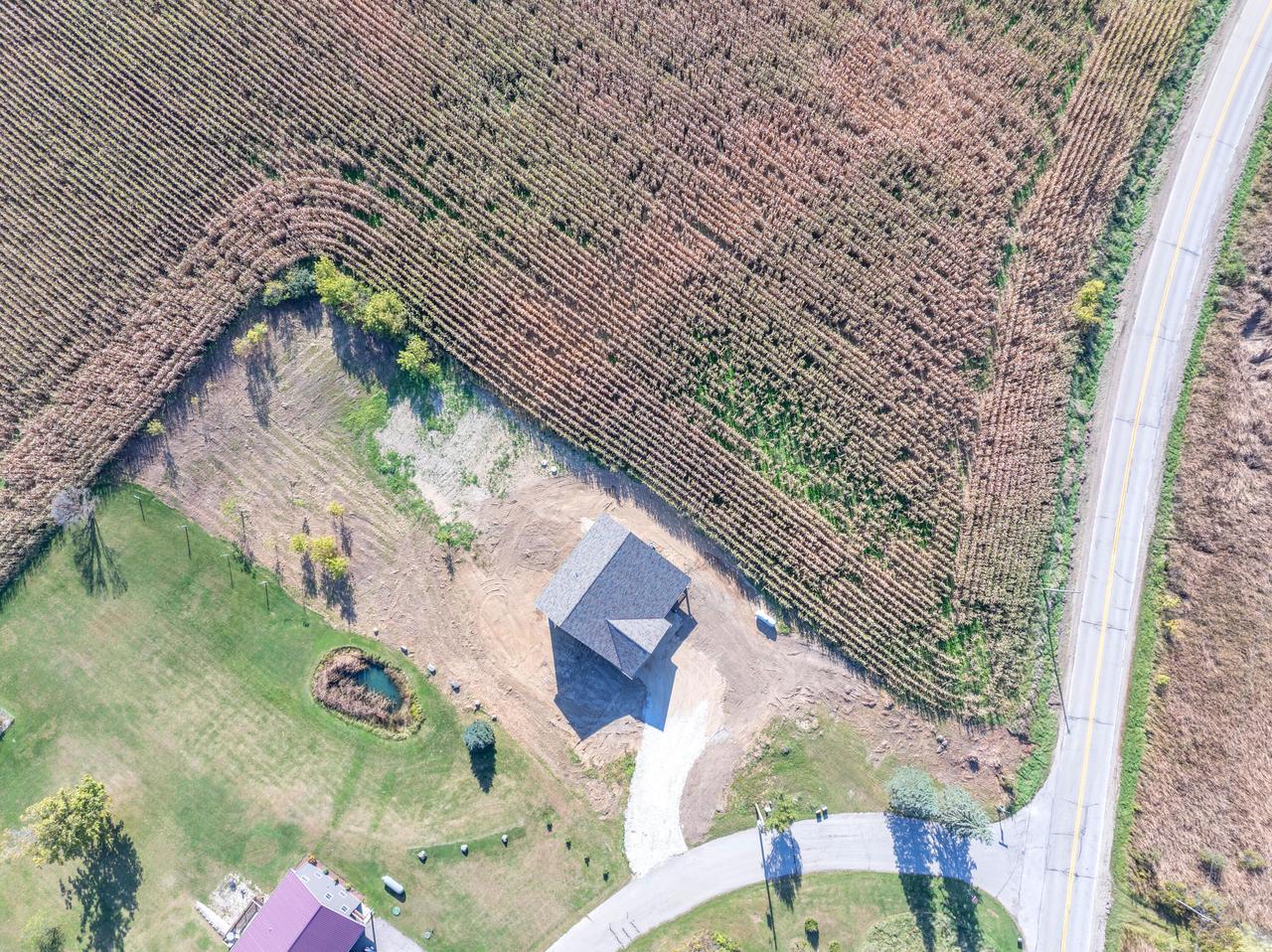 W1298 Floral Park LANE