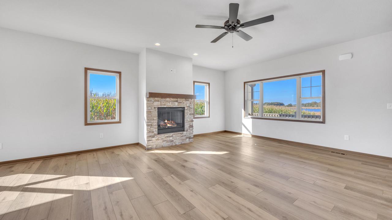 W1298 Floral Park LANE