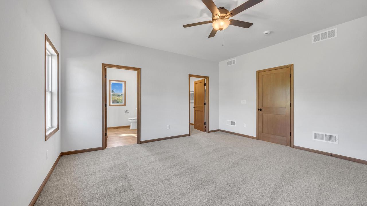 W1298 Floral Park LANE