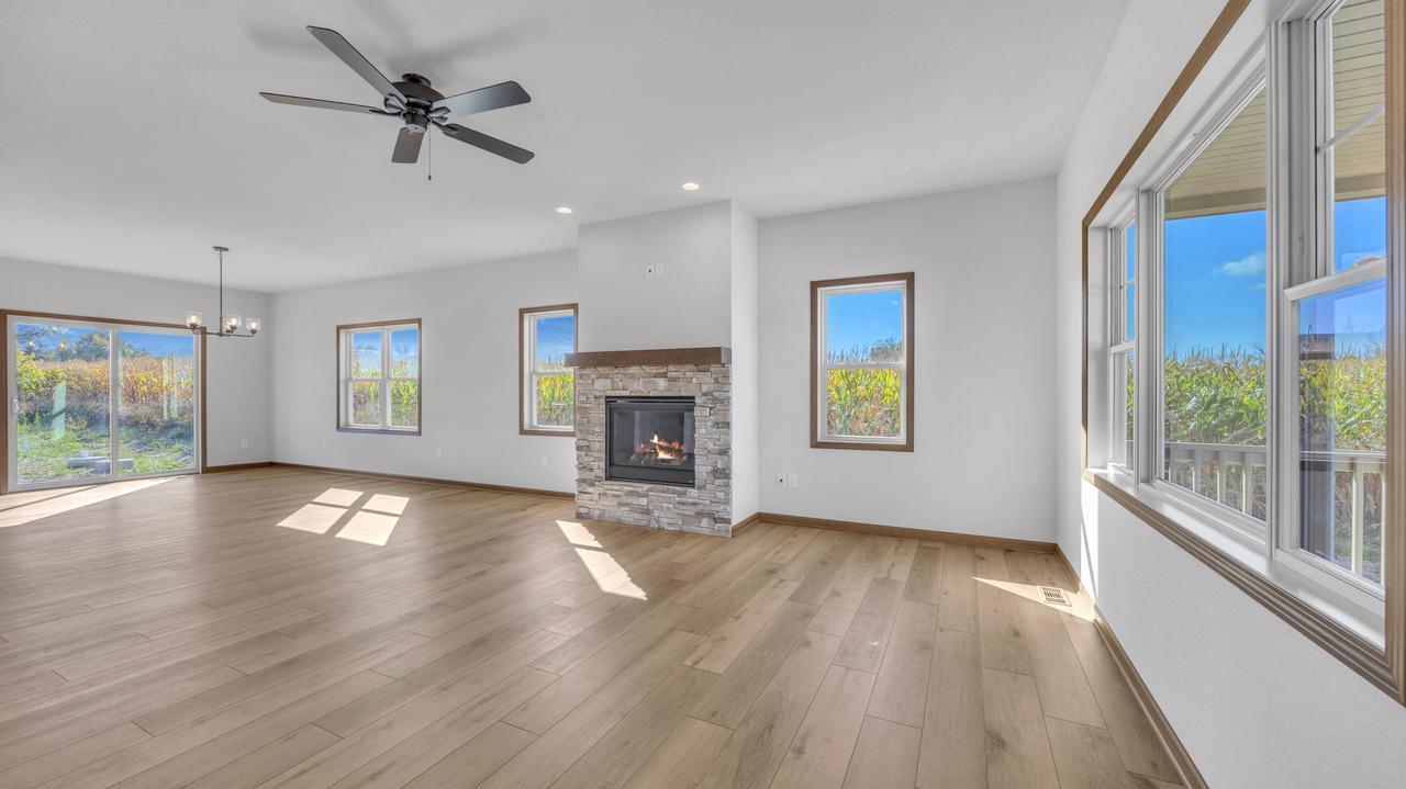 W1298 Floral Park LANE