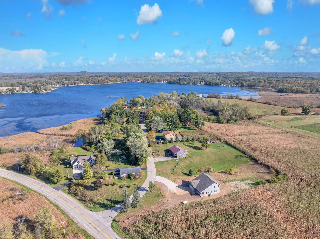 W1298 Floral Park LANE