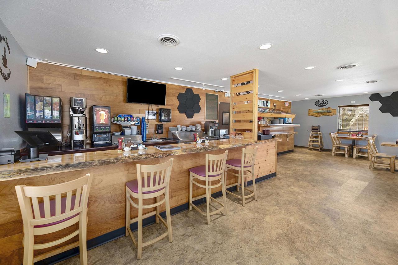 800 West Fond du Lac Street