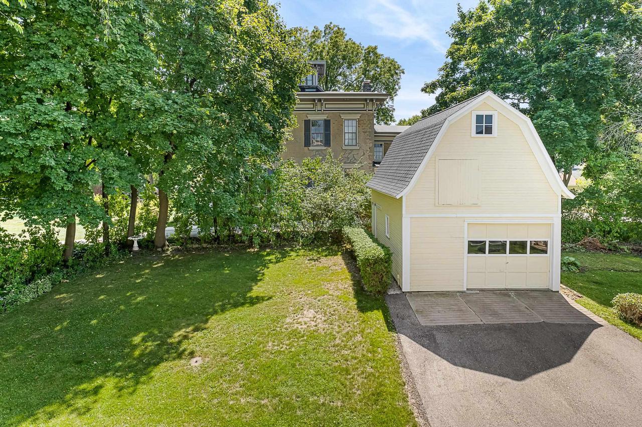 317 West Thorne Street