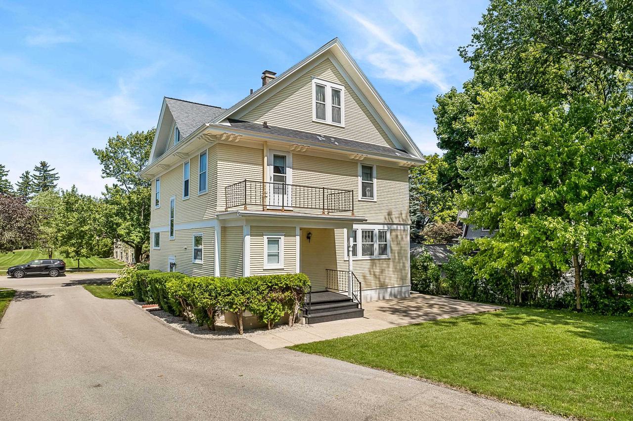 317 West Thorne Street