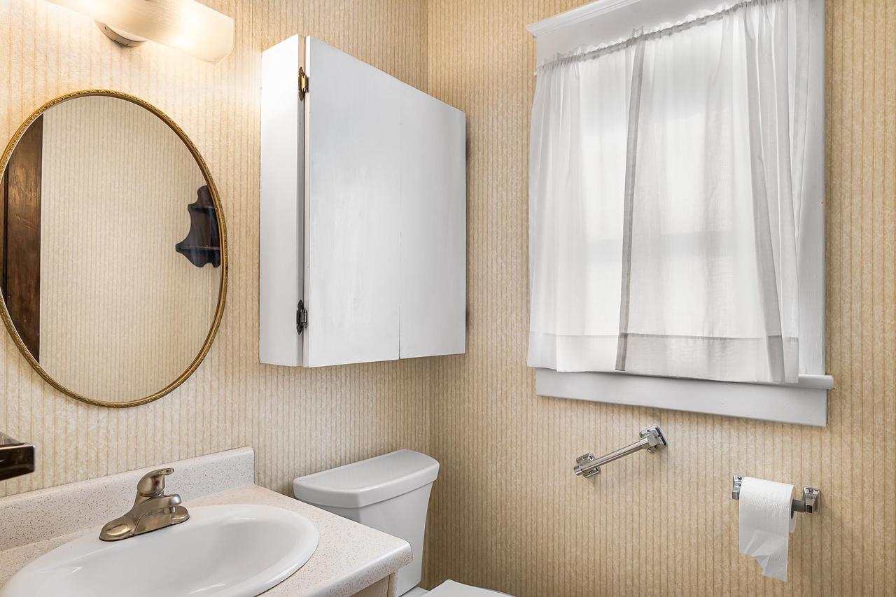 317 West Thorne Street