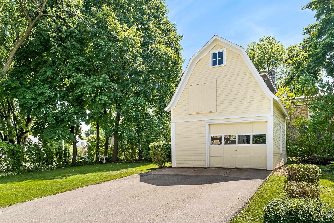 317 West Thorne Street