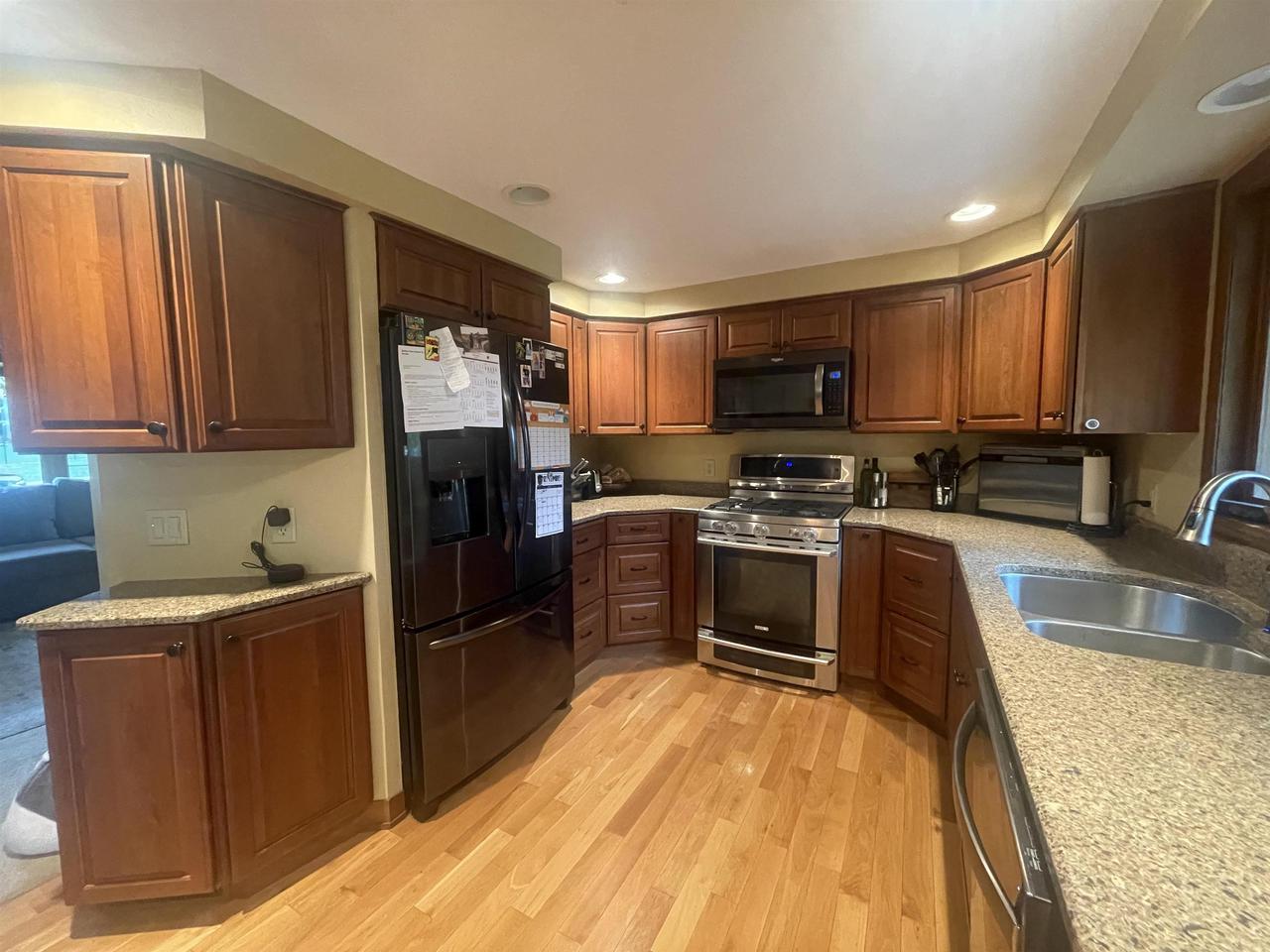 719 Hillside Terrace