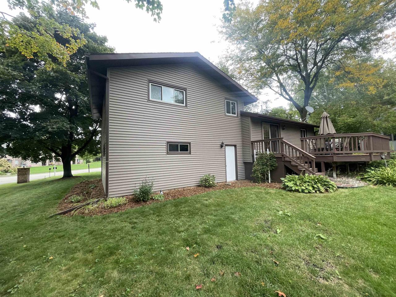 719 Hillside Terrace