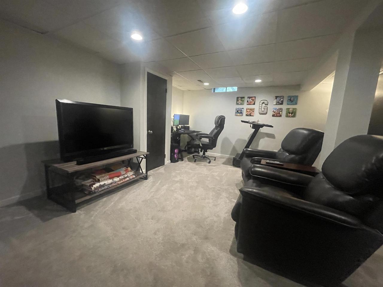 719 Hillside Terrace