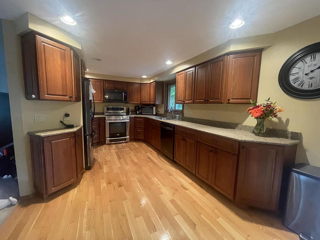 719 Hillside Terrace