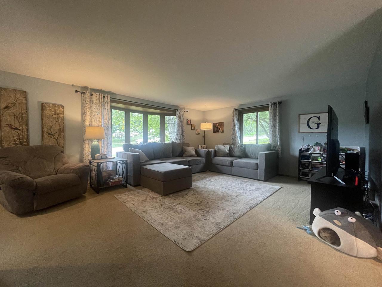 719 Hillside Terrace