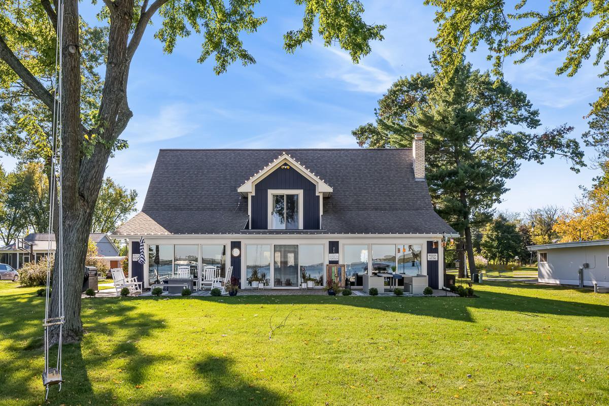 N4326 South LAKESHORE Drive