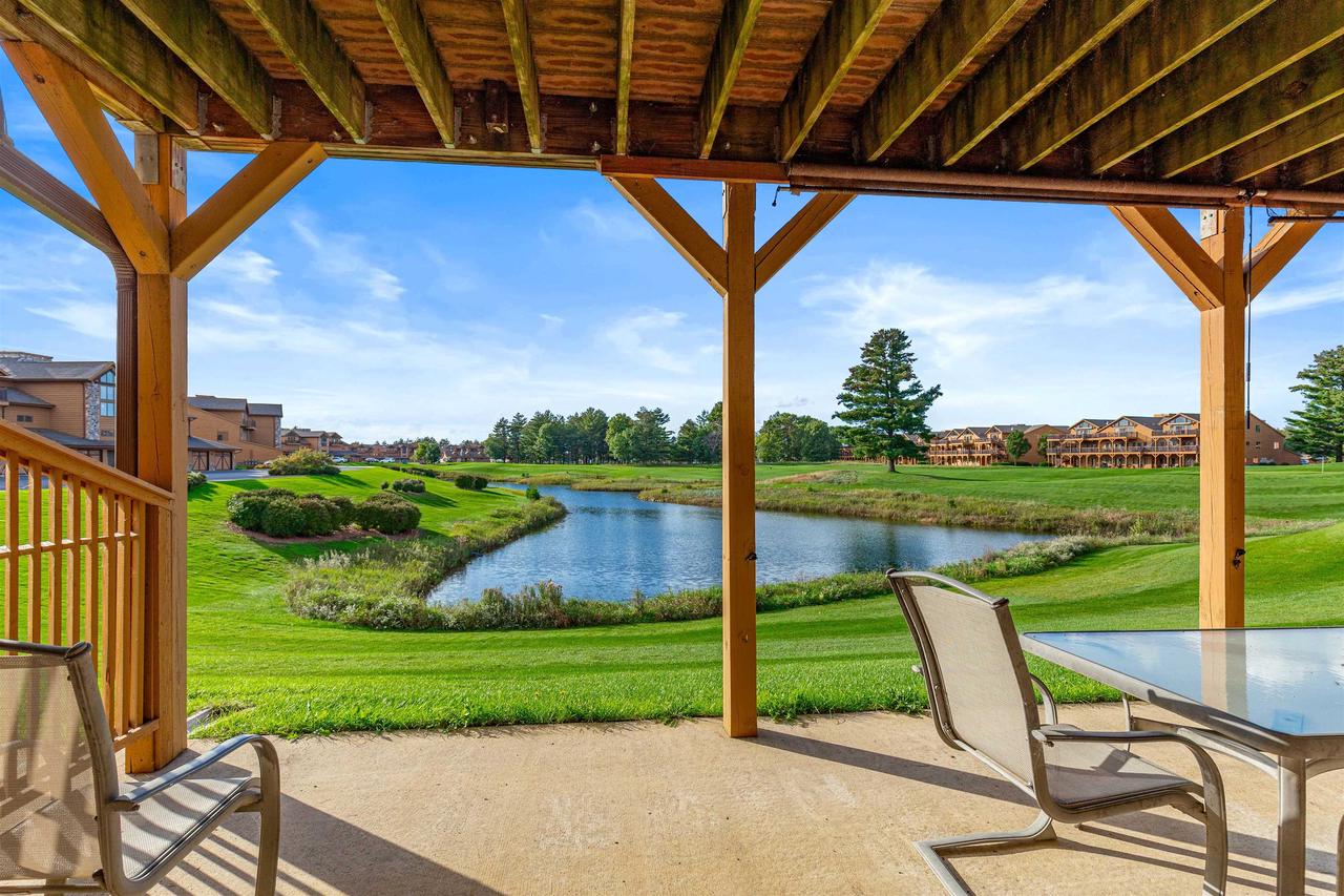 1841-2 20th Boulevard 0102