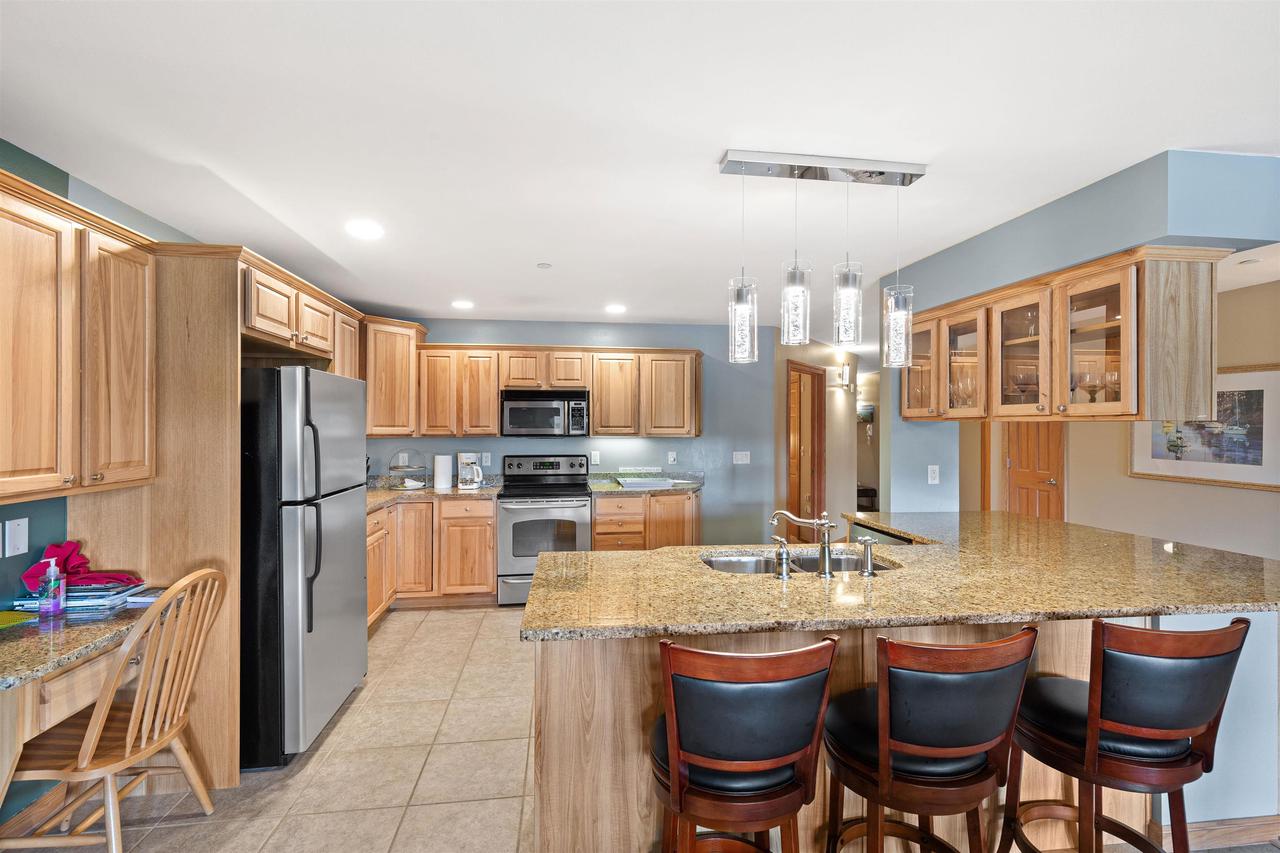 1841-2 20th Boulevard 0102