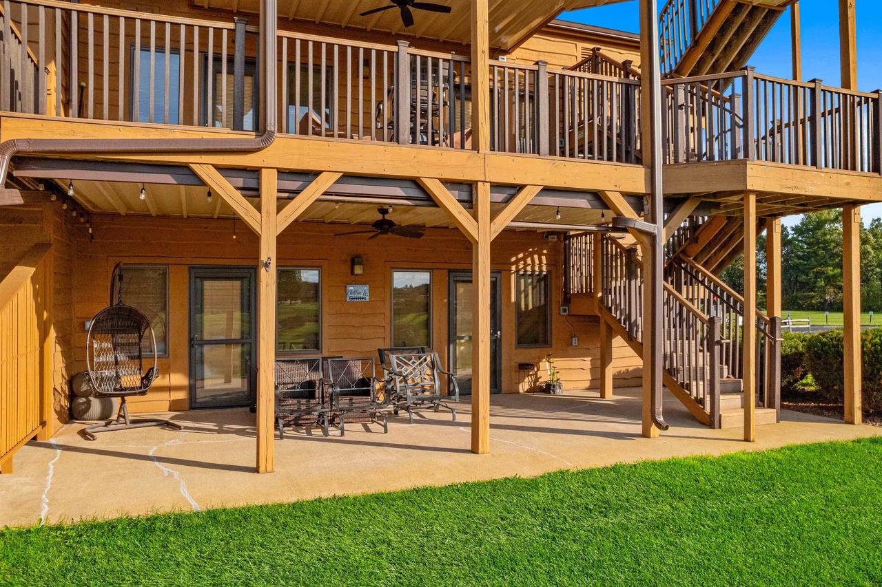 1841-2 20th Boulevard 0102