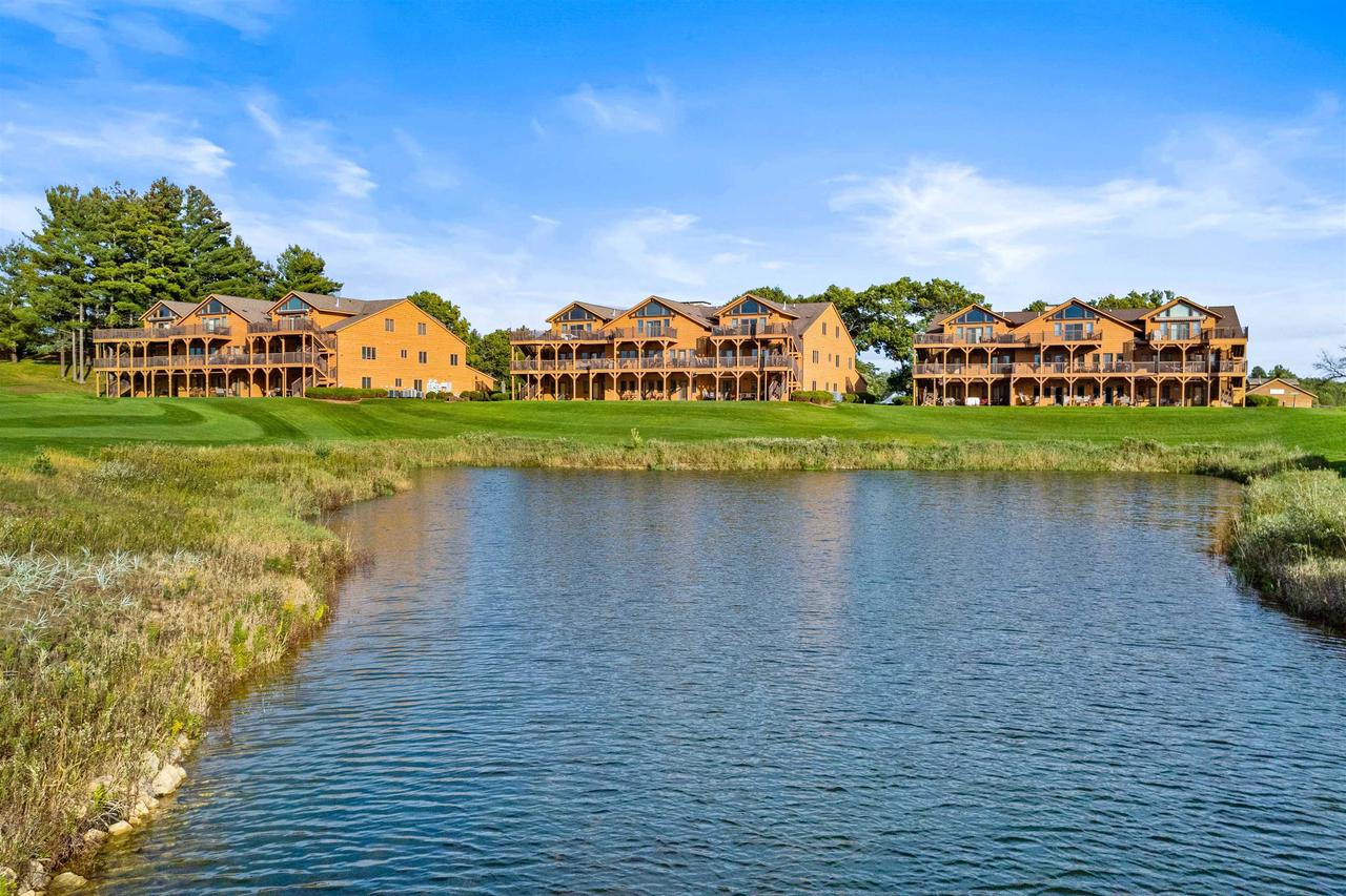 1841-2 20th Boulevard 0102