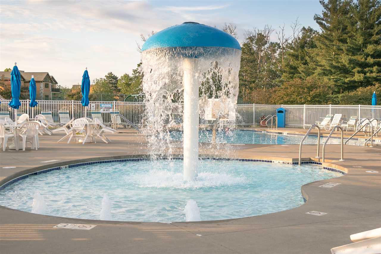 1841-2 20th Boulevard 0102