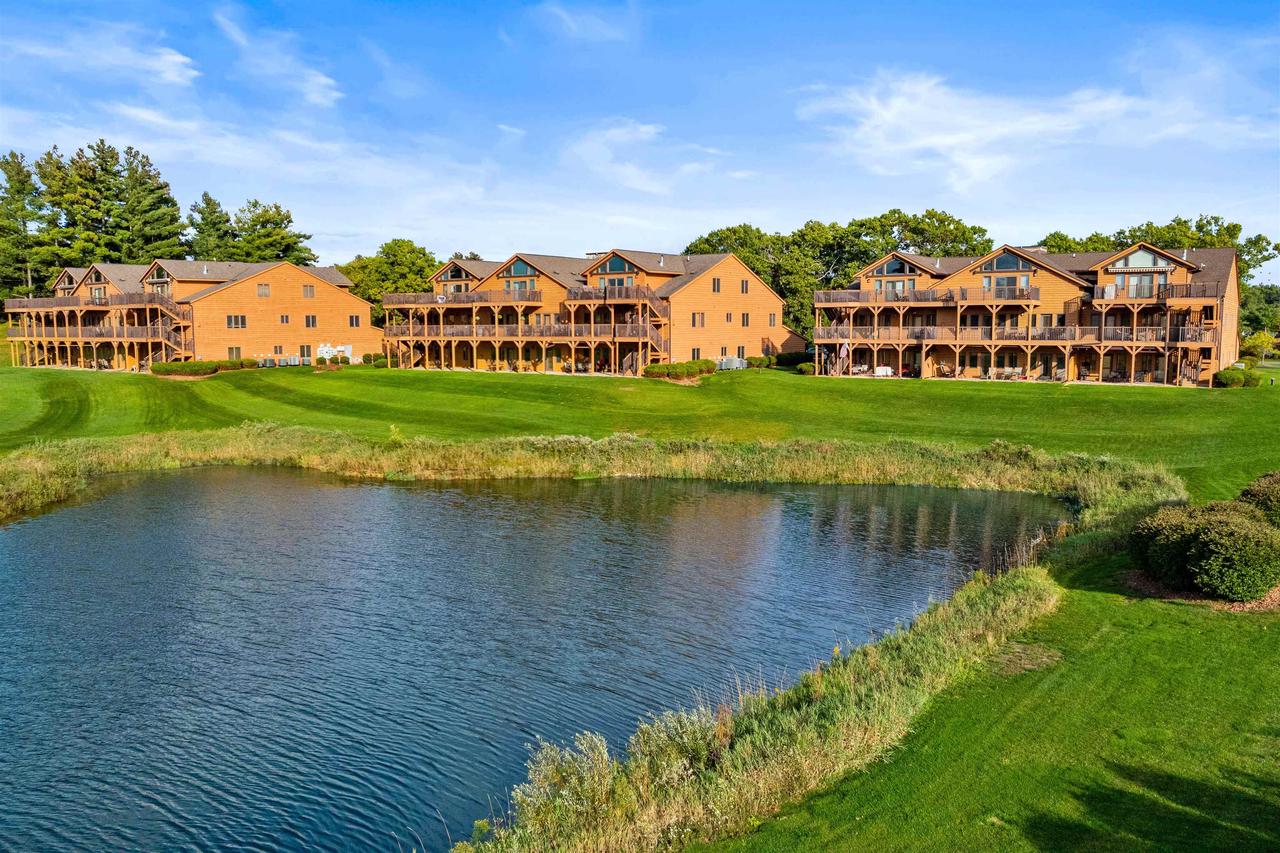 1841-2 20th Boulevard 0102