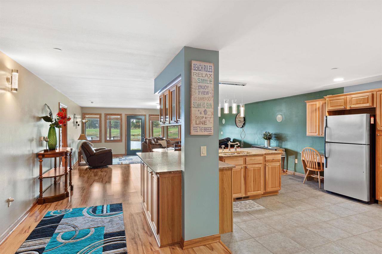 1841-2 20th Boulevard 0102