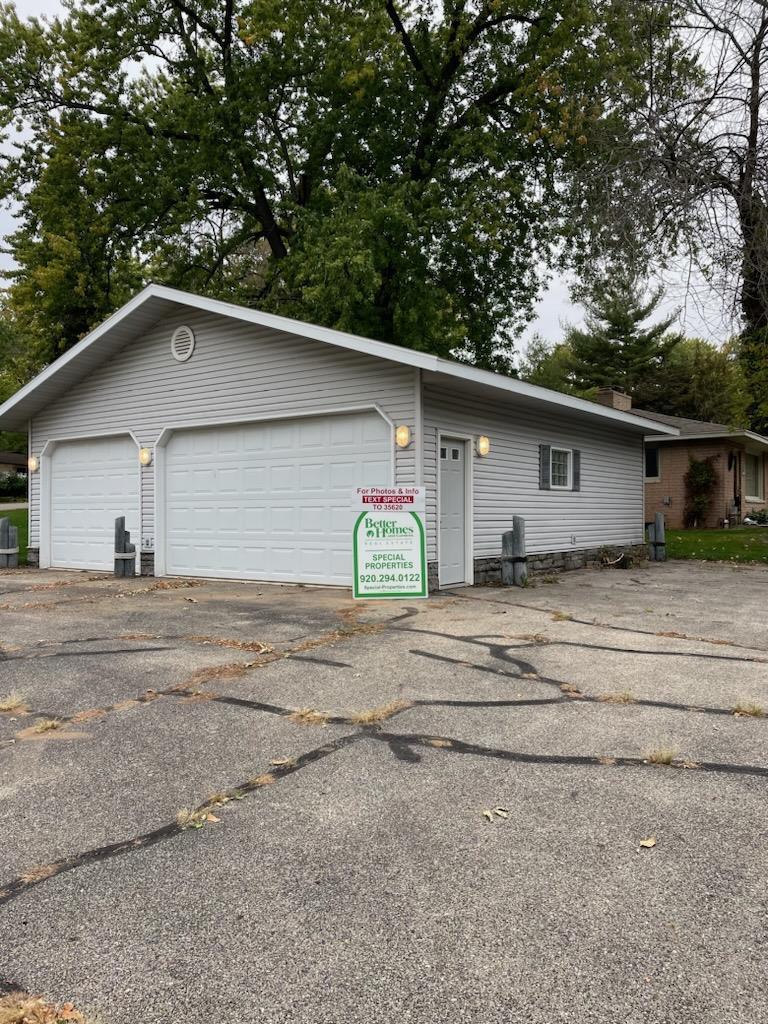 W3564 South Lawn Drive