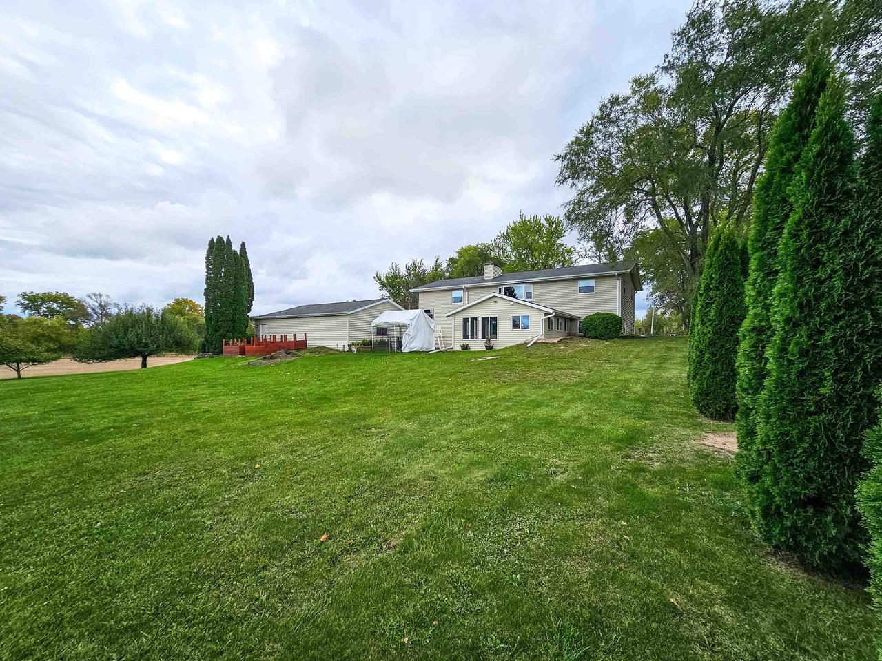 155 East Rose-Eld Road