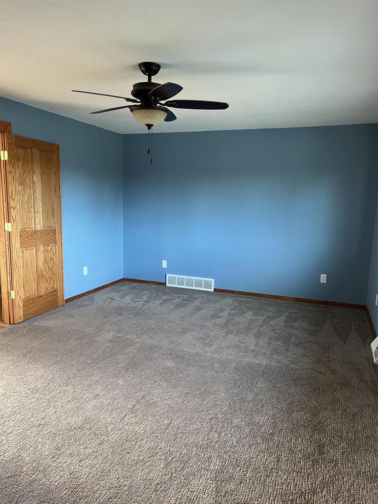 155 East Rose-Eld Road