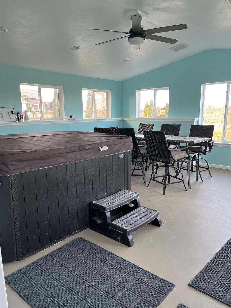 155 East Rose-Eld Road