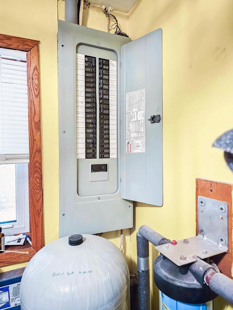 155 East Rose-Eld Road