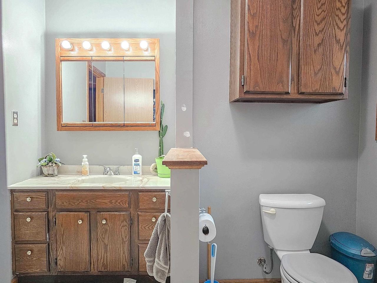 155 East Rose-Eld Road