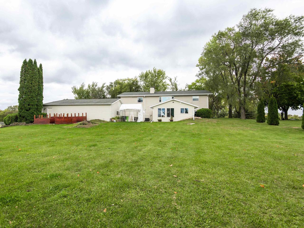 155 East Rose-Eld Road