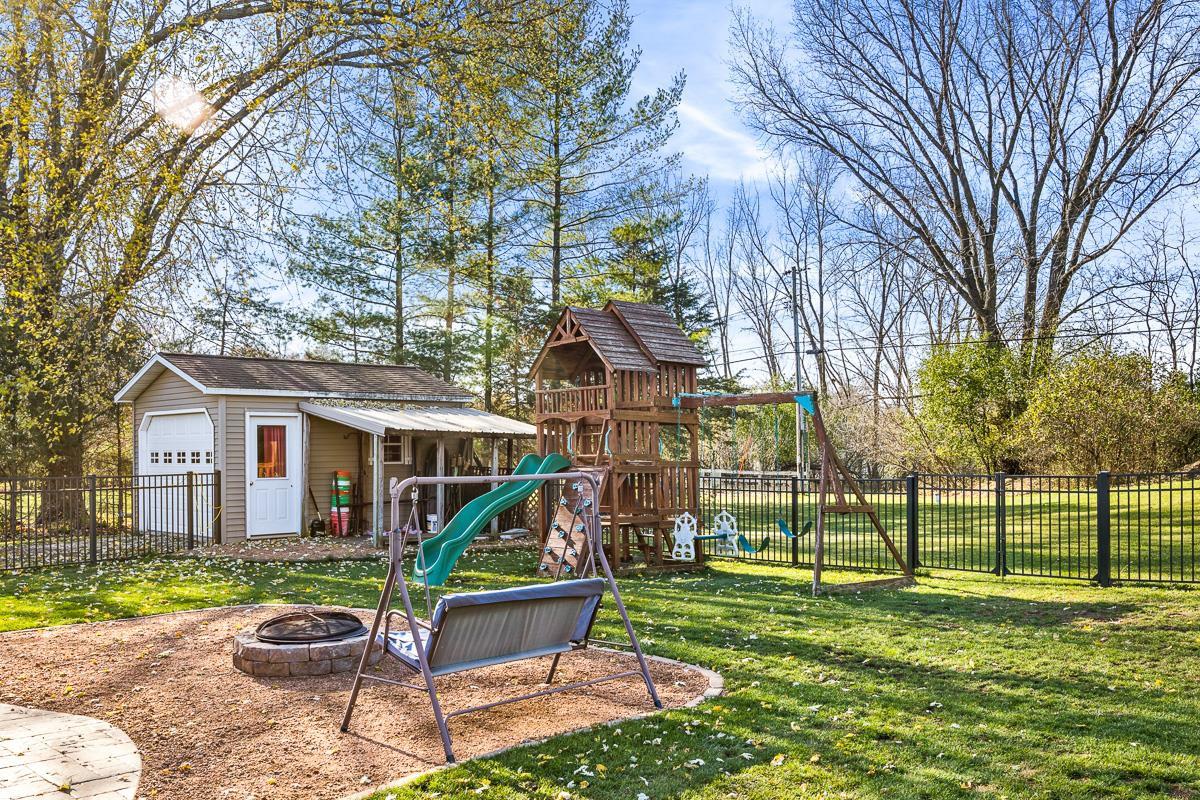 N5695 Lakeview Drive