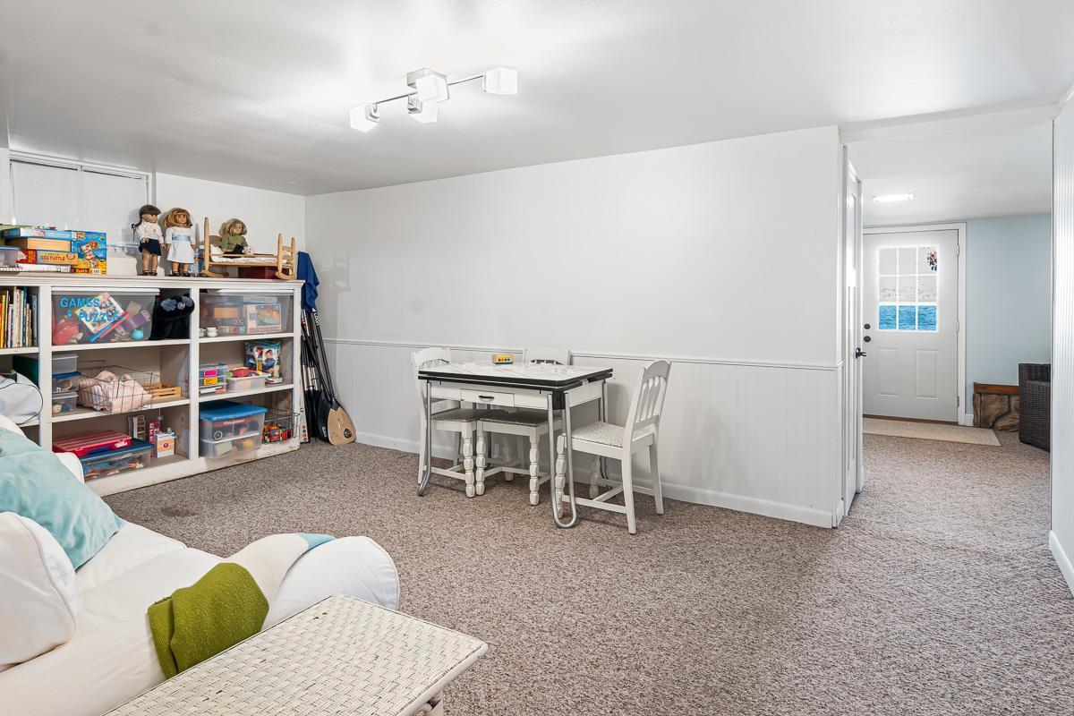 W2604 Oakwood Beach Road