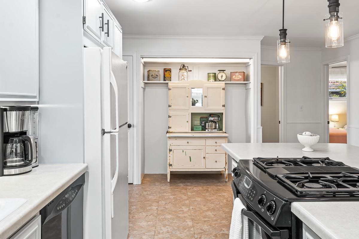 W2604 Oakwood Beach Road