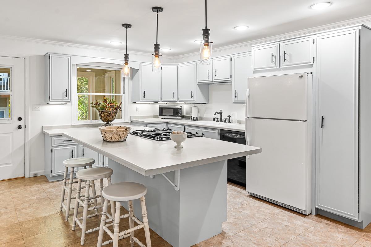 W2604 Oakwood Beach Road