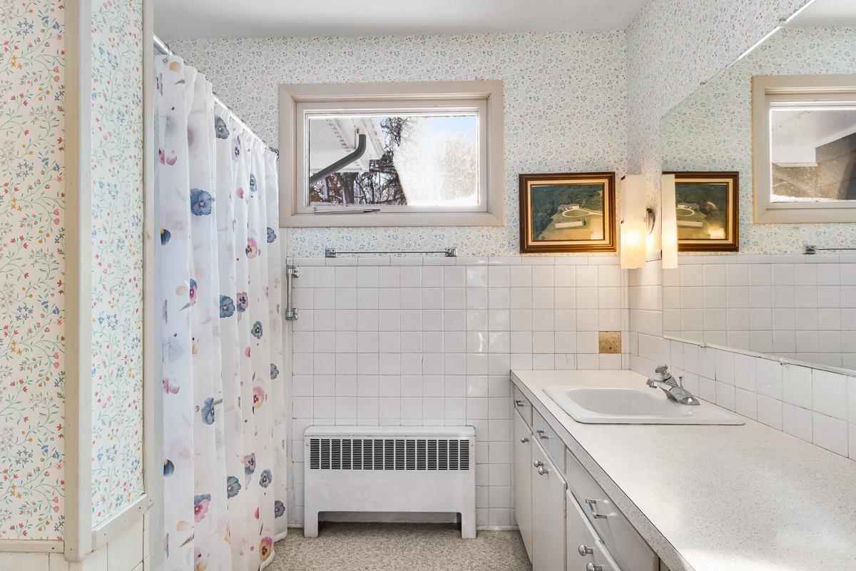 W1546 Sandstone Avenue