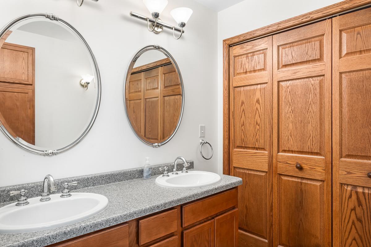 325 East Jackson Street